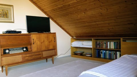 TV and multimedia, Living room, Bedroom