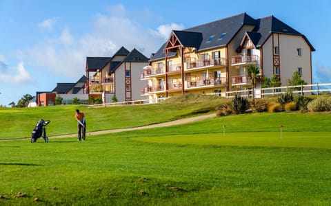 Facade/entrance, Golfcourse