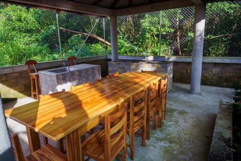 BBQ facilities, Dining area