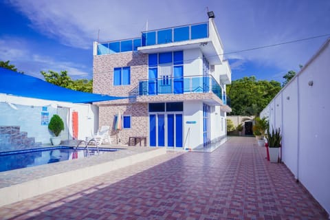 Property building, Balcony/Terrace, Swimming pool