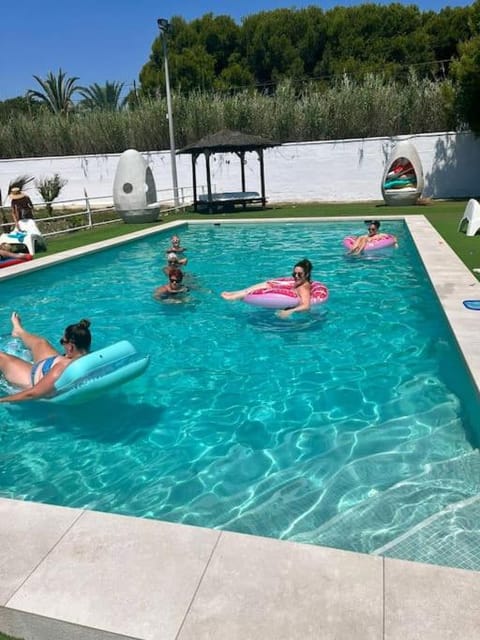 Swimming pool, Swimming pool, group of guests