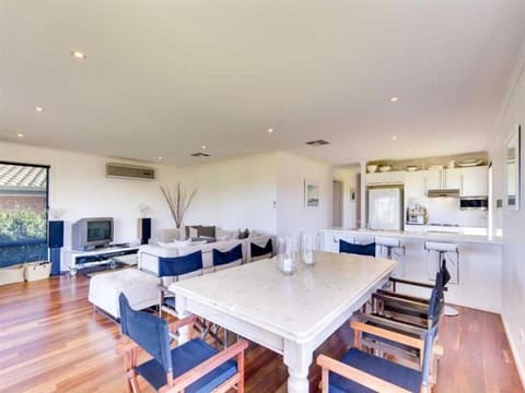 Do Drop Inn - Port Willunga - C21 SouthCoast Holidays House in Adelaide