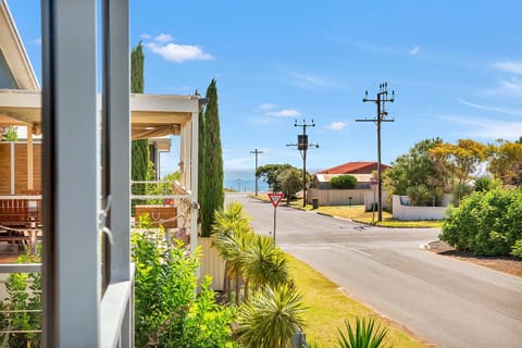 Neighbourhood, Sea view, Street view