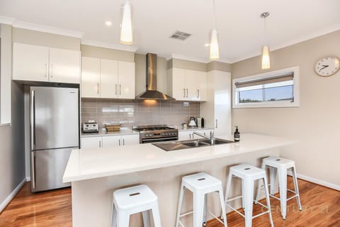 Seahaven - Sellicks Beach - C21 SouthCoast Holidays House in Adelaide