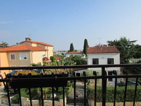 City view, Sea view