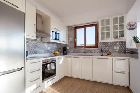 Kitchen or kitchenette, dishwasher, minibar, pet friendly, stove, toaster