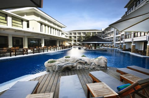 Lounge or bar, Swimming pool, Swimming pool