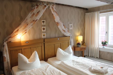 Bed, Day