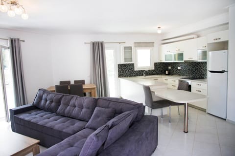 Iridanos Apartments Condominio in Skiathos
