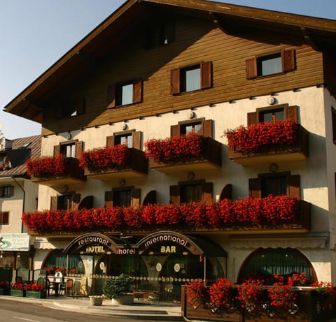 Facade/entrance, Summer