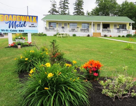 Boardwalk Motel Motel in Prince Edward County