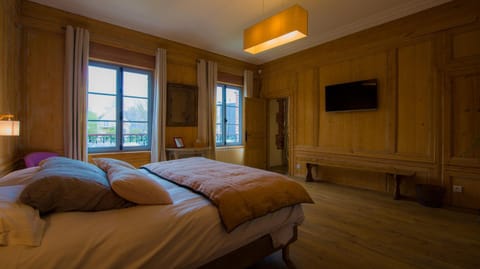 Property building, TV and multimedia, Photo of the whole room, Bedroom
