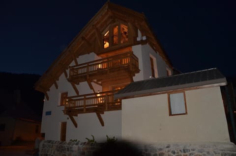 Le Gabion, luxueux appartement avec 10 couchages et sauna, Serre chevalier Vallée Eigentumswohnung in Saint-Chaffrey