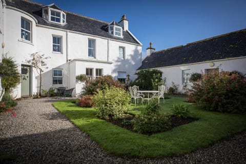 Lochsie Cottage House in Scotland