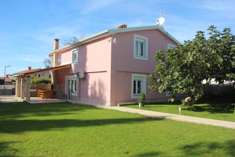 Vacation house "Viola" Chalet in Fažana