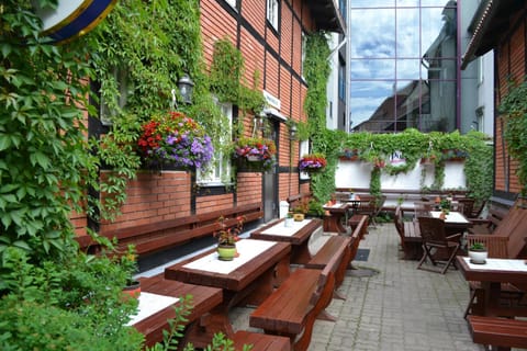 Facade/entrance, Garden, Balcony/Terrace, Garden view, Alcoholic drinks, Non alcoholic drinks