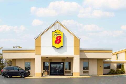 Super 8 by Wyndham Indianapolis South Motel in Perry Township