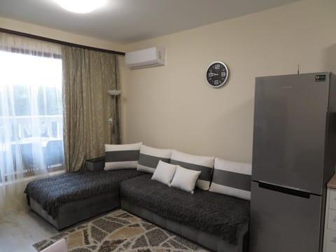 Nightclub / DJ, Seating area