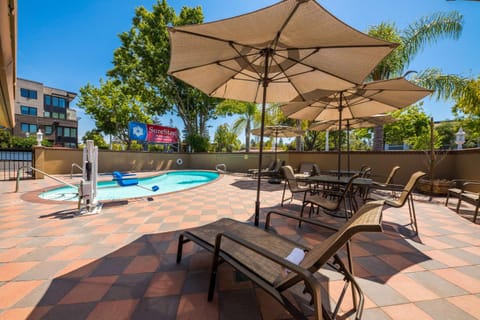 SureStay Plus Hotel by Best Western Mountain View Hotel in Los Altos