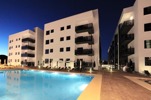 Property building, Patio, Garden, Balcony/Terrace, Swimming pool