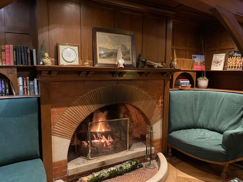 Lobby or reception, fireplace