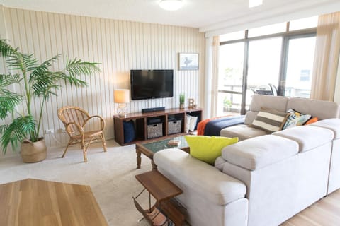 Beauty at the Beach - modern beachfront apartment Condo in Port Macquarie