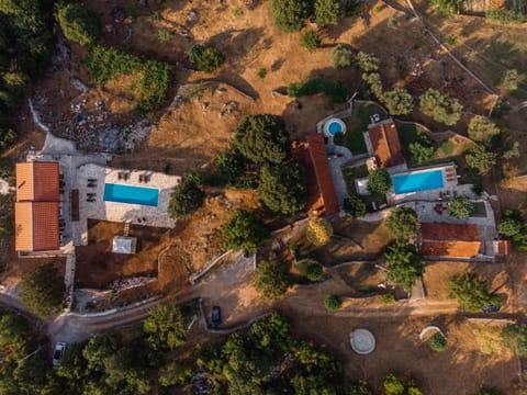 Property building, Bird's eye view, Swimming pool