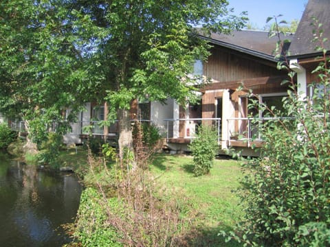 Facade/entrance, Garden