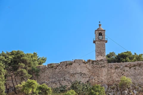 Nearby landmark, View (from property/room)