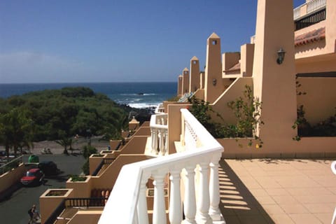 View (from property/room), Sea view, Street view