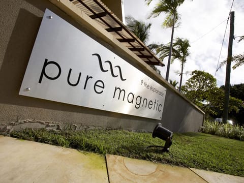 Pure Magnetic Villa 5 Chalet in Yates Street