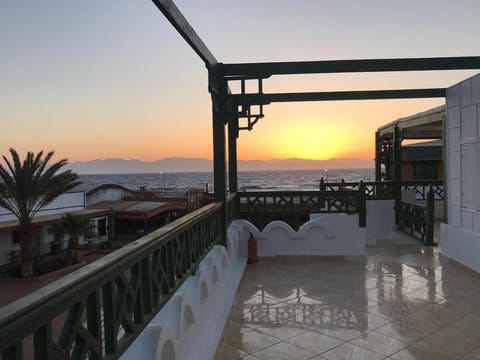 Patio, Day, Natural landscape, View (from property/room), Balcony/Terrace, Sea view, Sunrise, Sunset