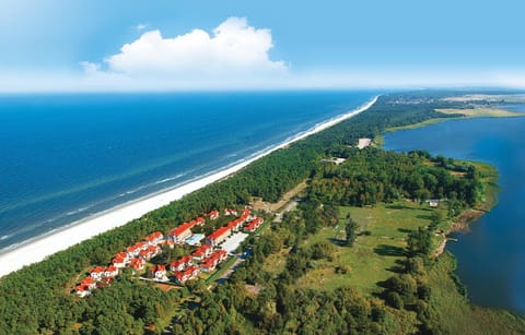 Property building, Bird's eye view, Lake view, Sea view