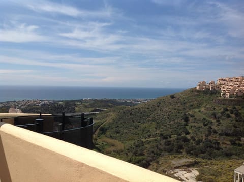 2 Bed penthouse, rooftop terrace, panoramic views Wohnung in Sitio de Calahonda