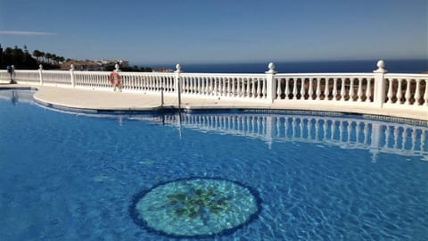 2 Bed penthouse, rooftop terrace, panoramic views Wohnung in Sitio de Calahonda