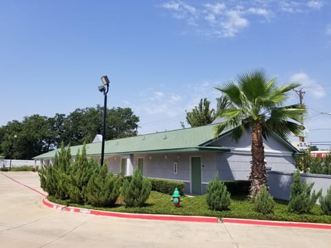 Haltom Inn Fort Worth Motel in Fort Worth