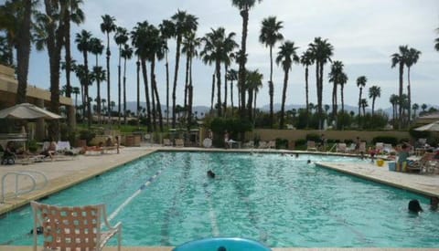 Coachella and Stagecoach Available 2 Bdrms Den 2 Ba Max 6 House in Palm Desert