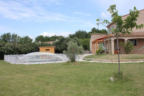 Facade/entrance, Garden, On site, Swimming pool