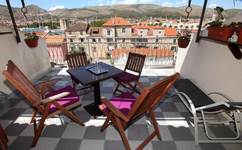 Balcony/Terrace, City view, Street view