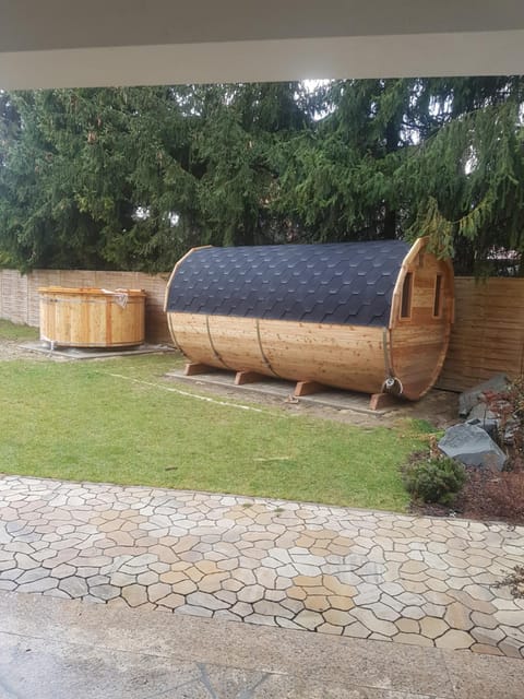 Garden, Hot Tub, Sauna