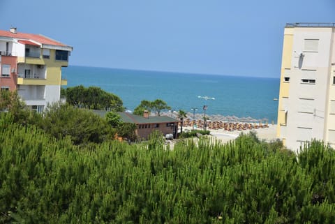 Property building, Day, Balcony/Terrace, Beach, On site, Sea view