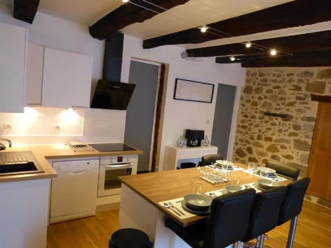 Coffee/tea facilities, Dining area