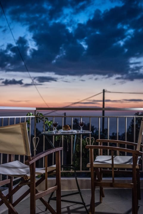 Balcony/Terrace, Sea view, Street view, Sunset