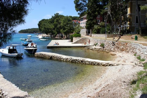 Apartments with a parking space Mali Losinj (Losinj) - 12551 Apartamento in Mali Losinj