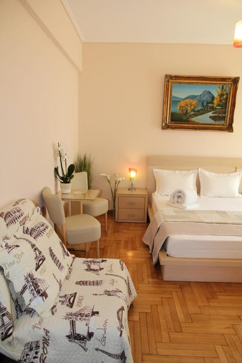 Olga's Studio Apartment in Alimos