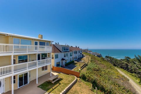 Seal Three Condo Getaway Apartment hotel in Lincoln City