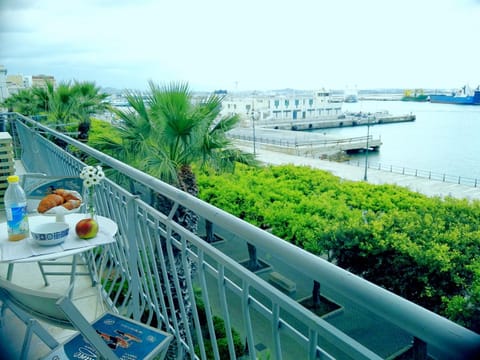 Balcony/Terrace, Landmark view, Sea view