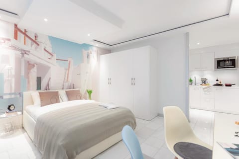 Bed, Photo of the whole room, Seating area, Bedroom