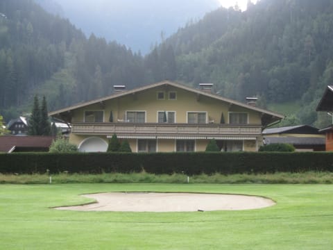 Facade/entrance, Golfcourse