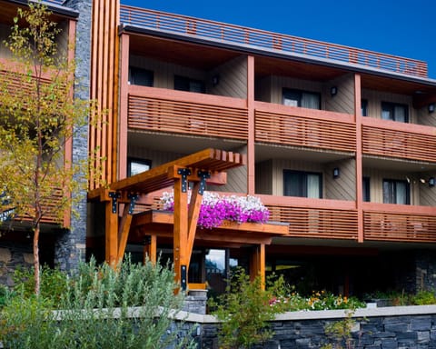 Banff Aspen Lodge Hotel in Banff